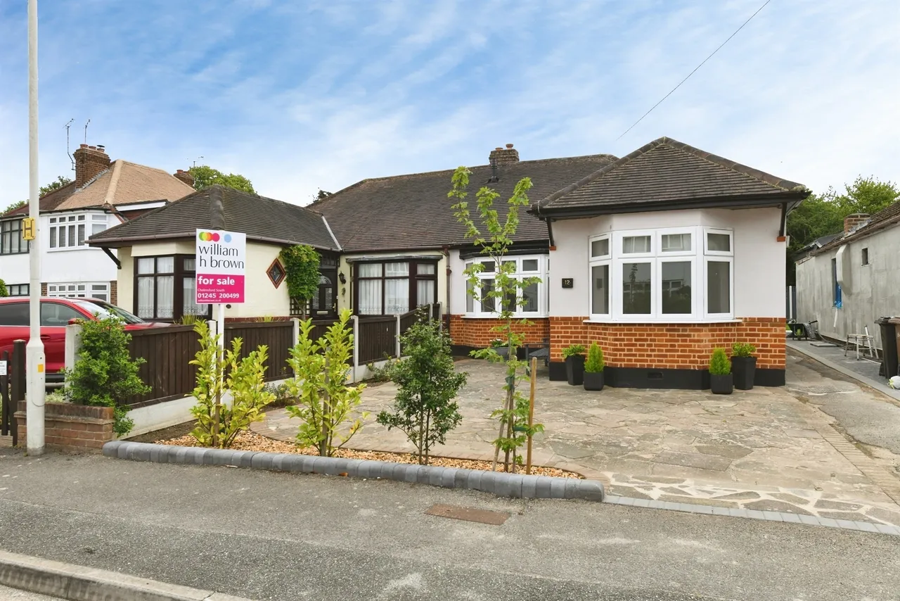2 bed house for sale — Baddow Place Avenue, Great Baddow, Chelmsford