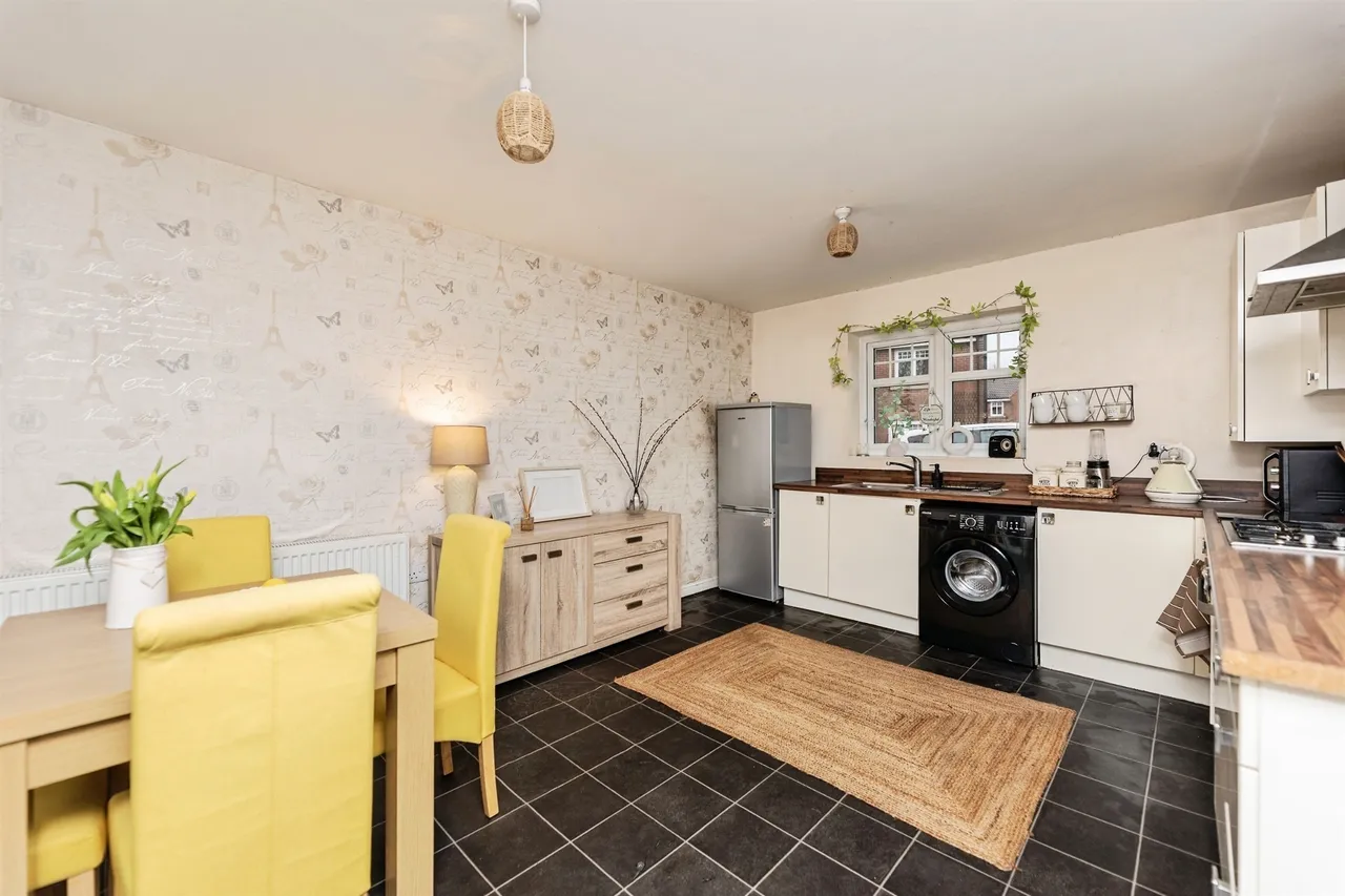 All Saints Grove, Whitley, DN14, photo 6