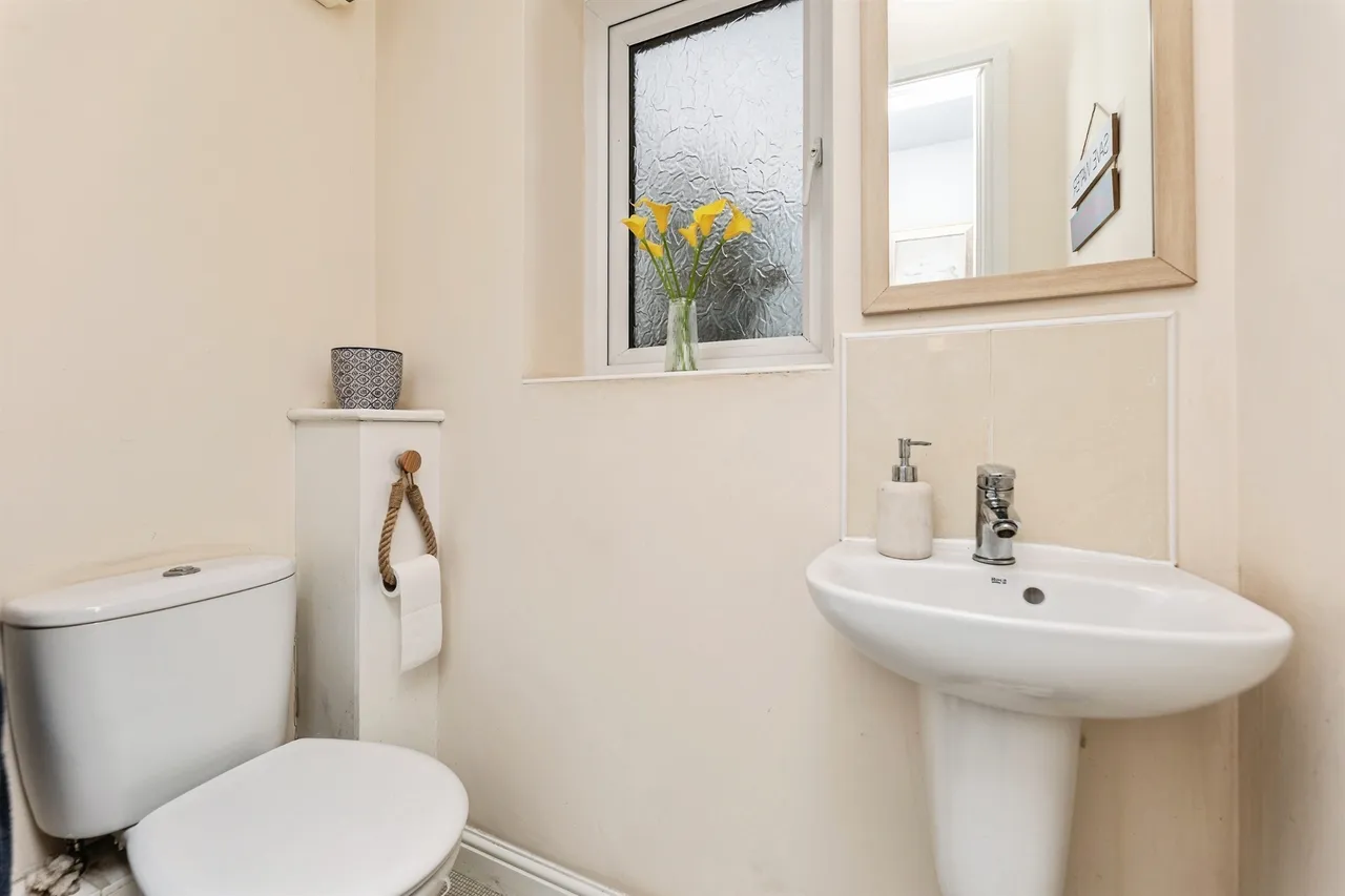 All Saints Grove, Whitley, DN14, photo 8