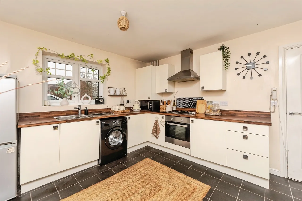 All Saints Grove, Whitley, DN14, photo 7