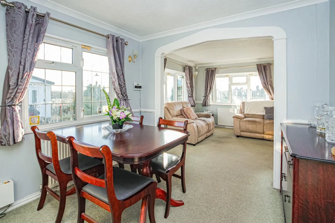 Weston Avenue, Leighton Buzzard, LU7, photo 5