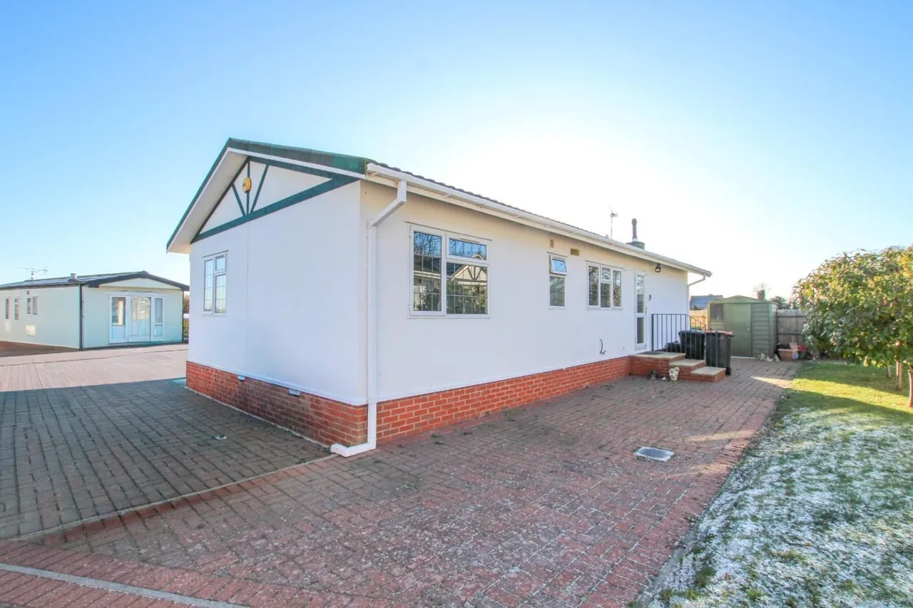 Weston Avenue, Leighton Buzzard, LU7, photo 13