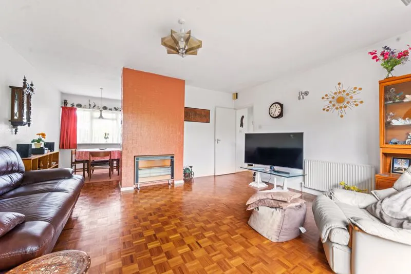 Northfield Crescent Cheam, Sutton SM3 9SU, photo 4