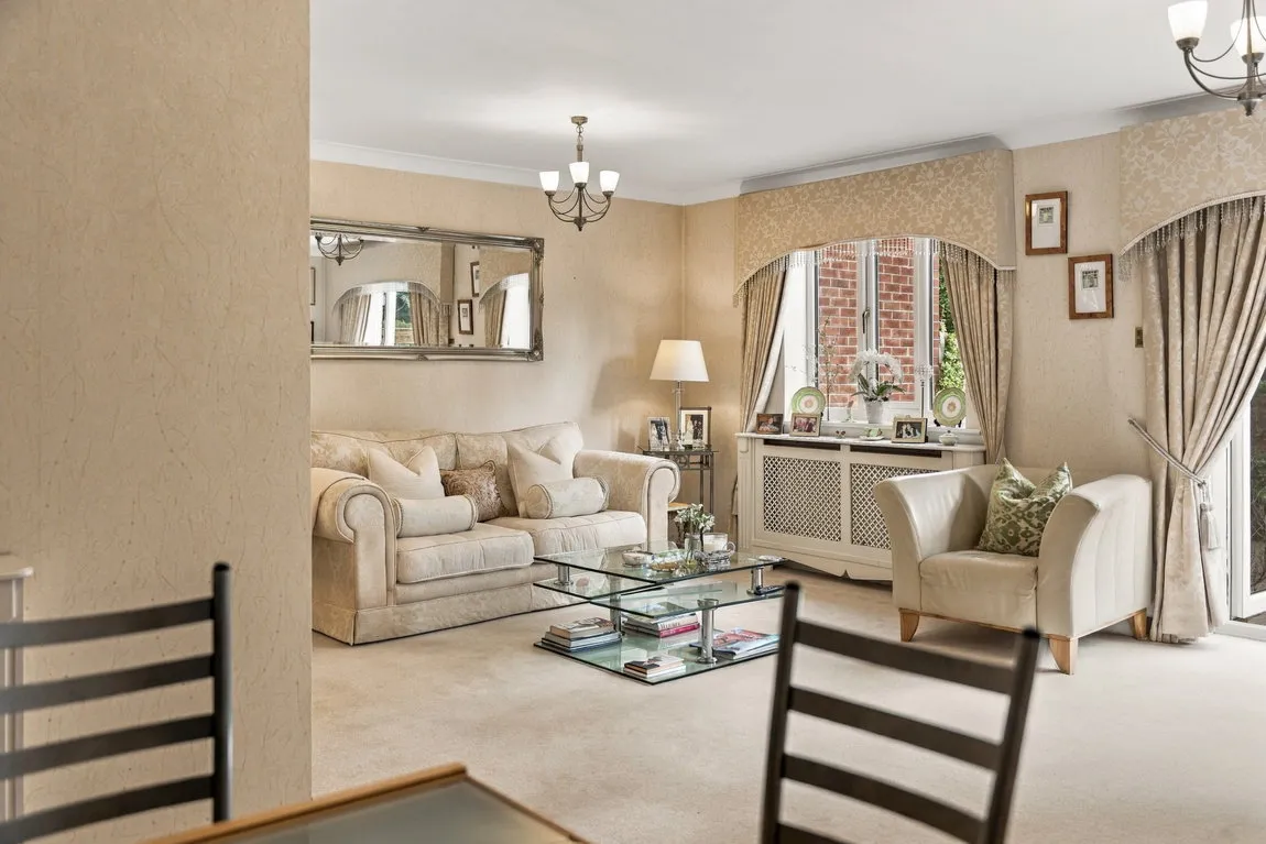 The Circuit, Wilmslow, SK9 6DA, photo 4