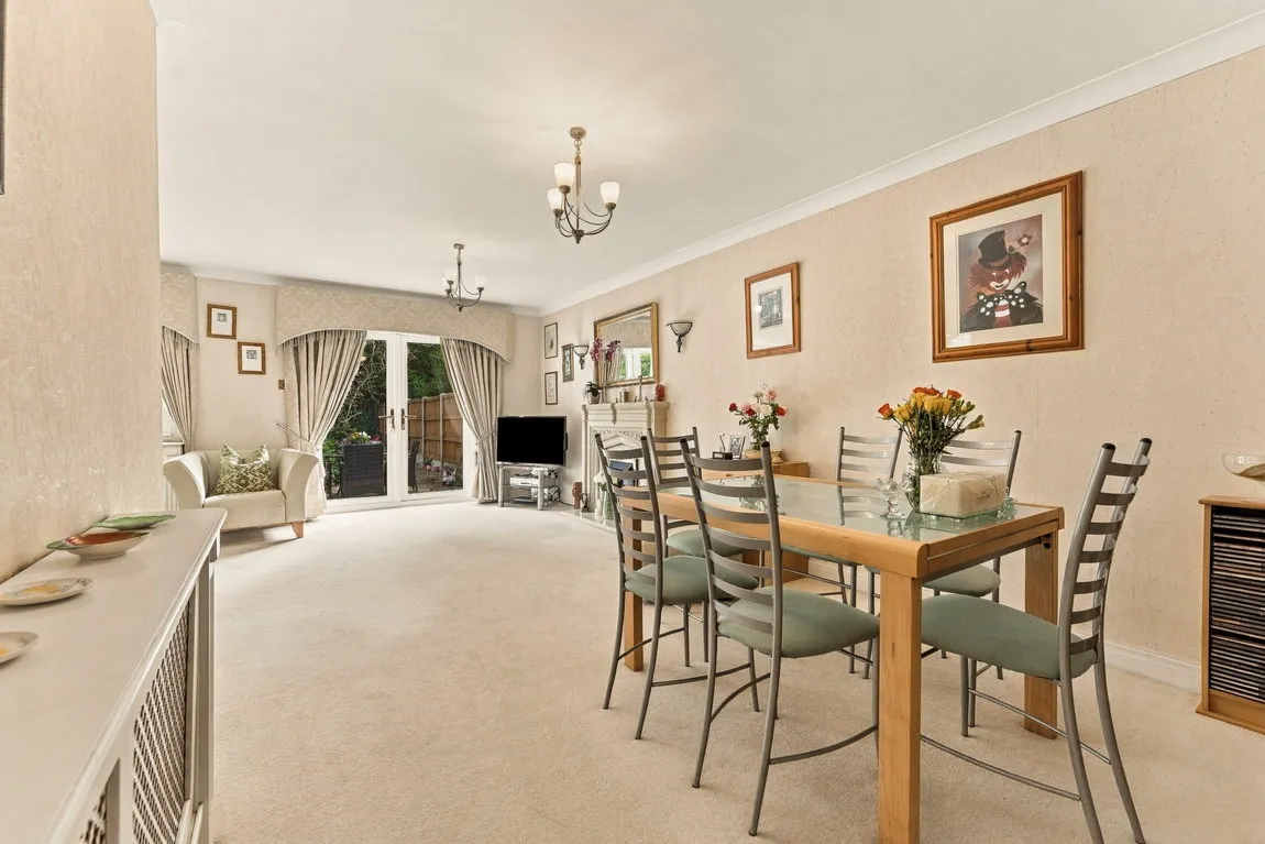 The Circuit, Wilmslow, SK9 6DA, photo 9