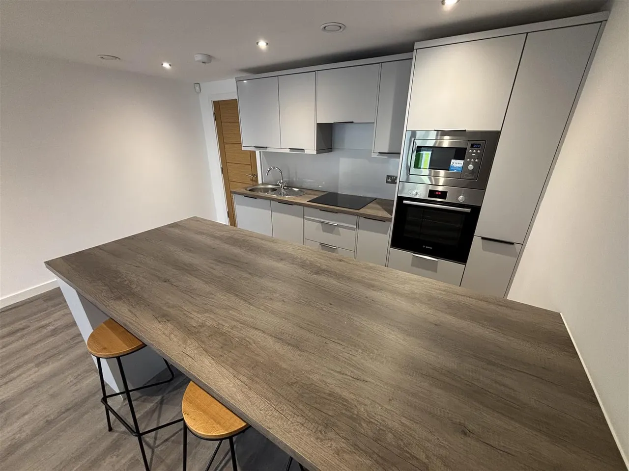 Washway Road, Sale, M33, photo 3