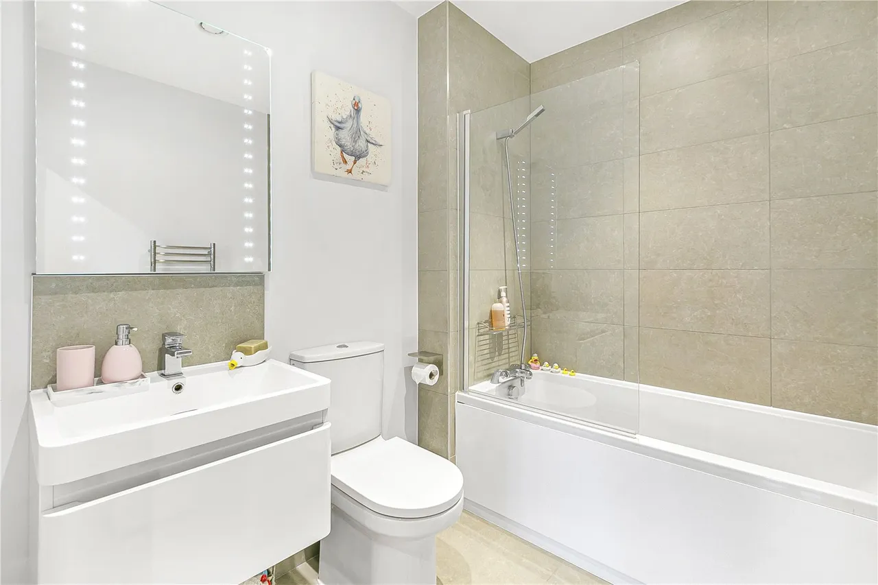 Great North Road, Hatfield, AL9, photo 8
