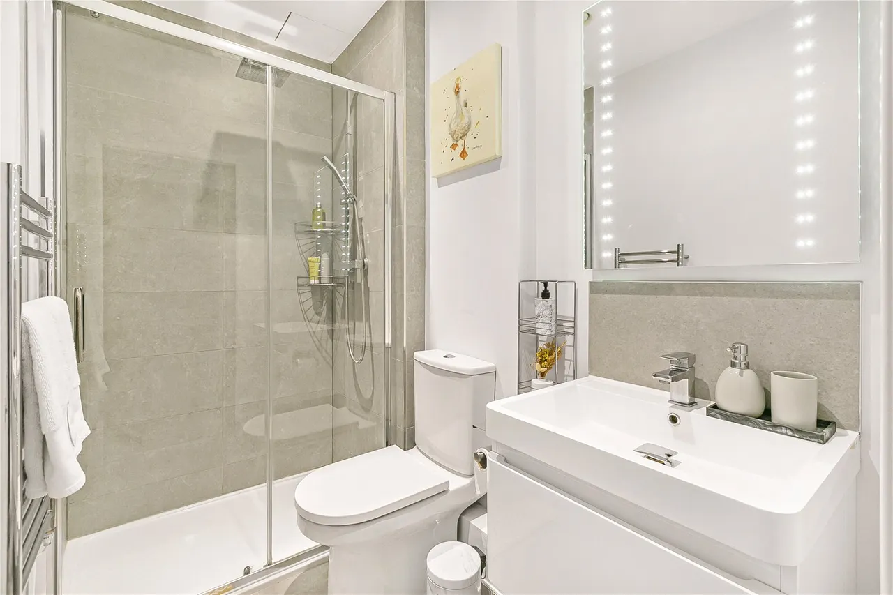 Great North Road, Hatfield, AL9, photo 6