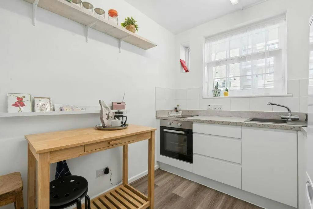 flat for sale, Worsopp Drive, George Beare Lodge, SW4