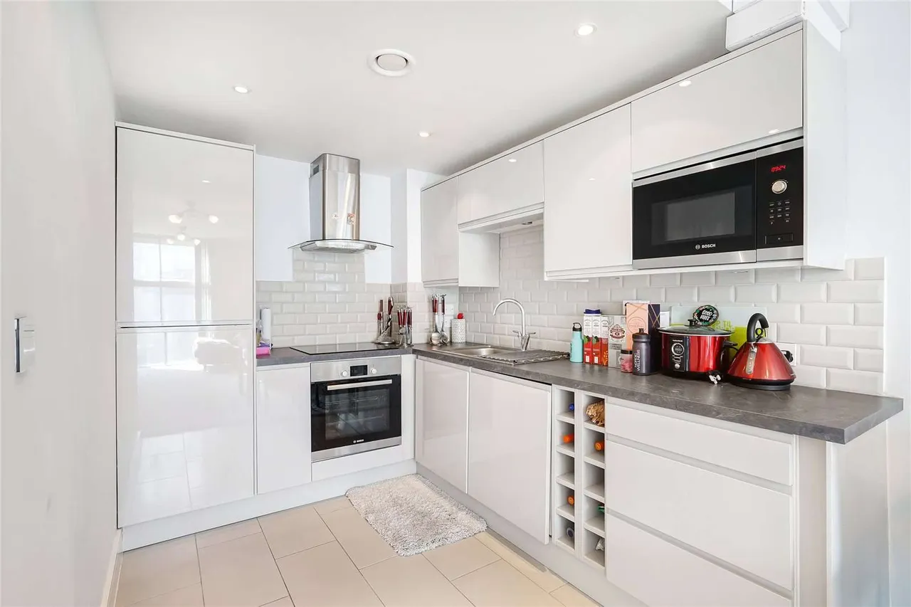 Queenstown Road, London, SW11, photo 4