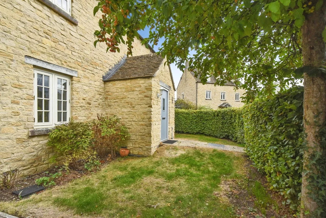 The Wern, Lechlade, GL7, photo 21