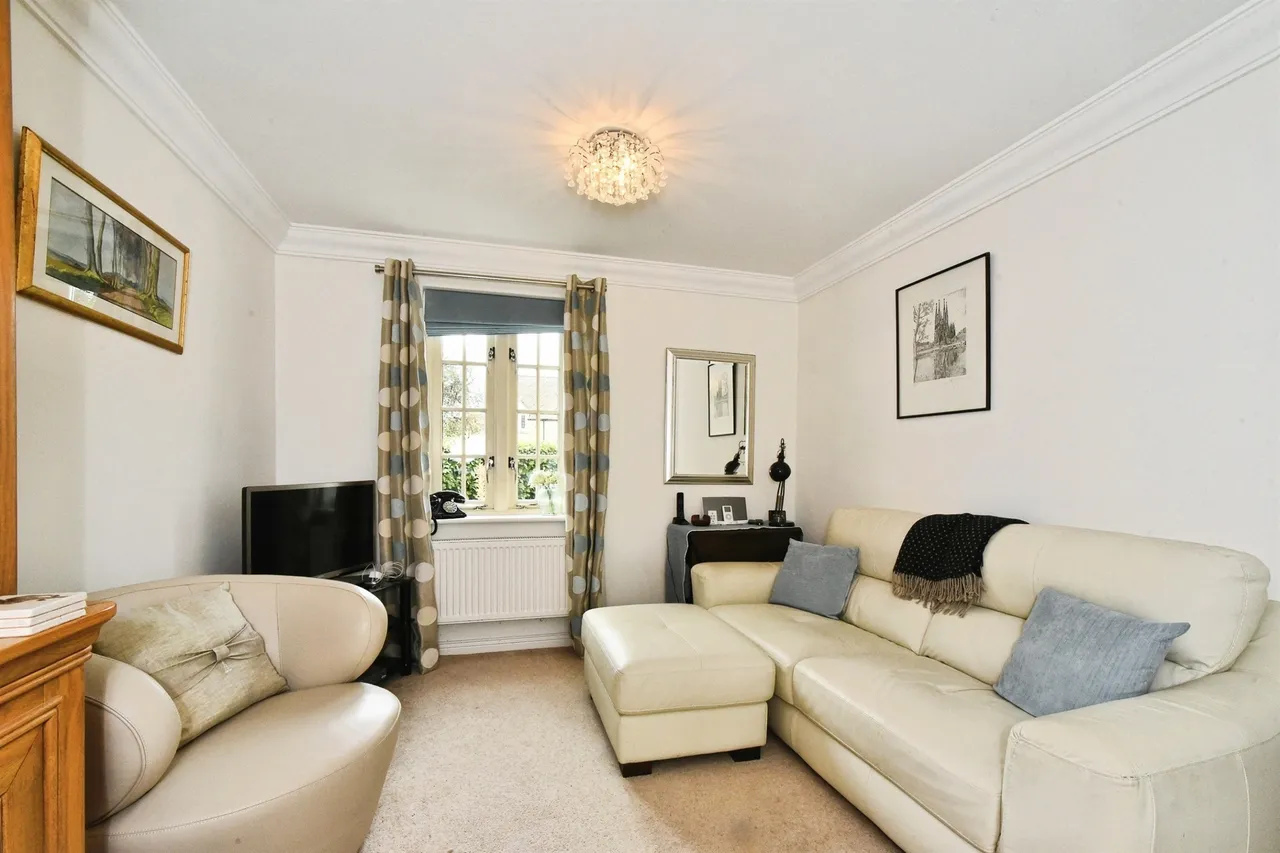 The Wern, Lechlade, GL7, photo 5