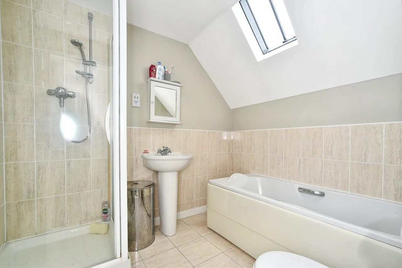 The Wern, Lechlade, GL7, photo 12