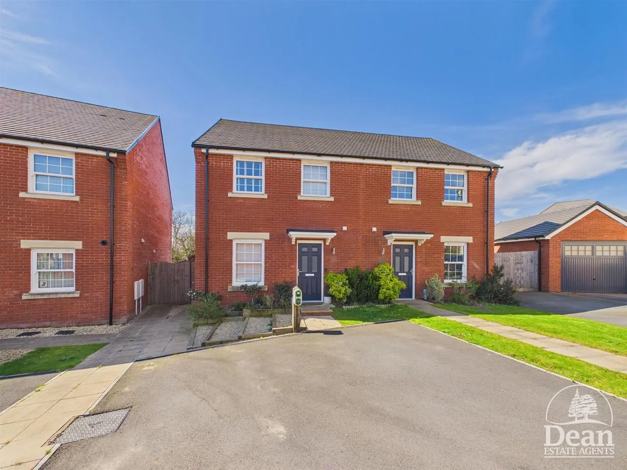 3 bed house for sale — Highbrook Way, Lydney