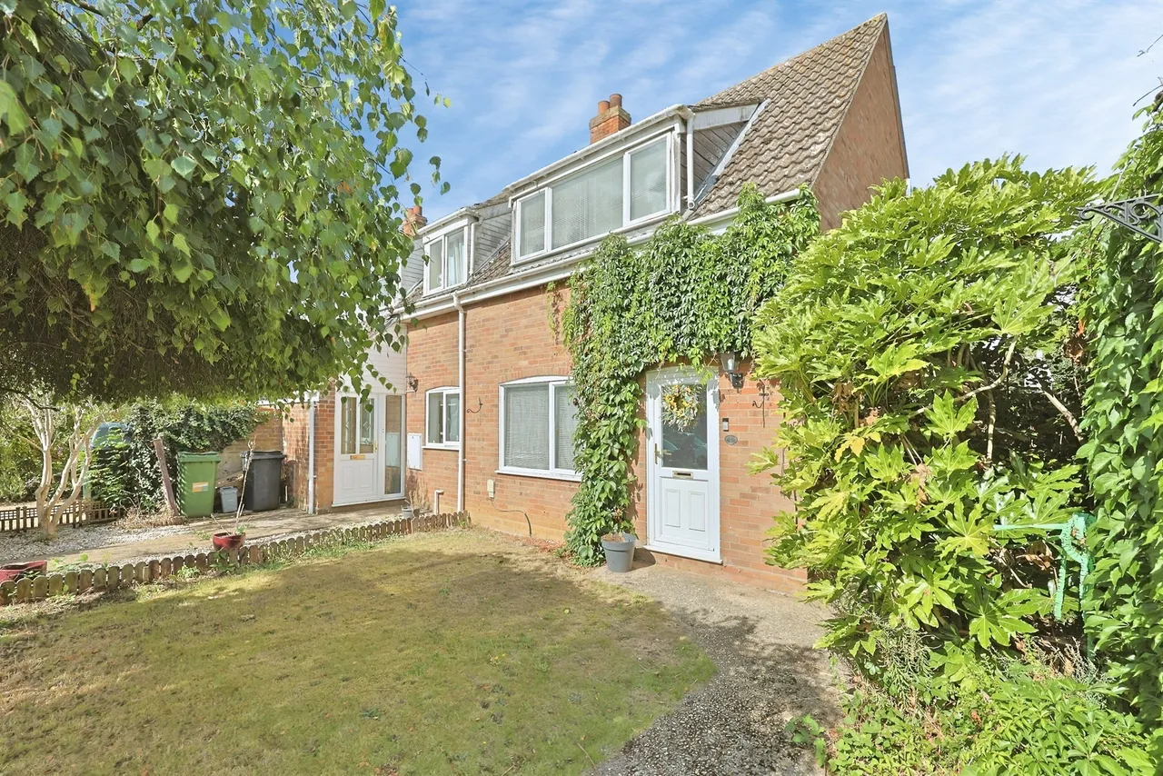 3 bed house for sale — Woodland Rise, Tasburgh, Norwich