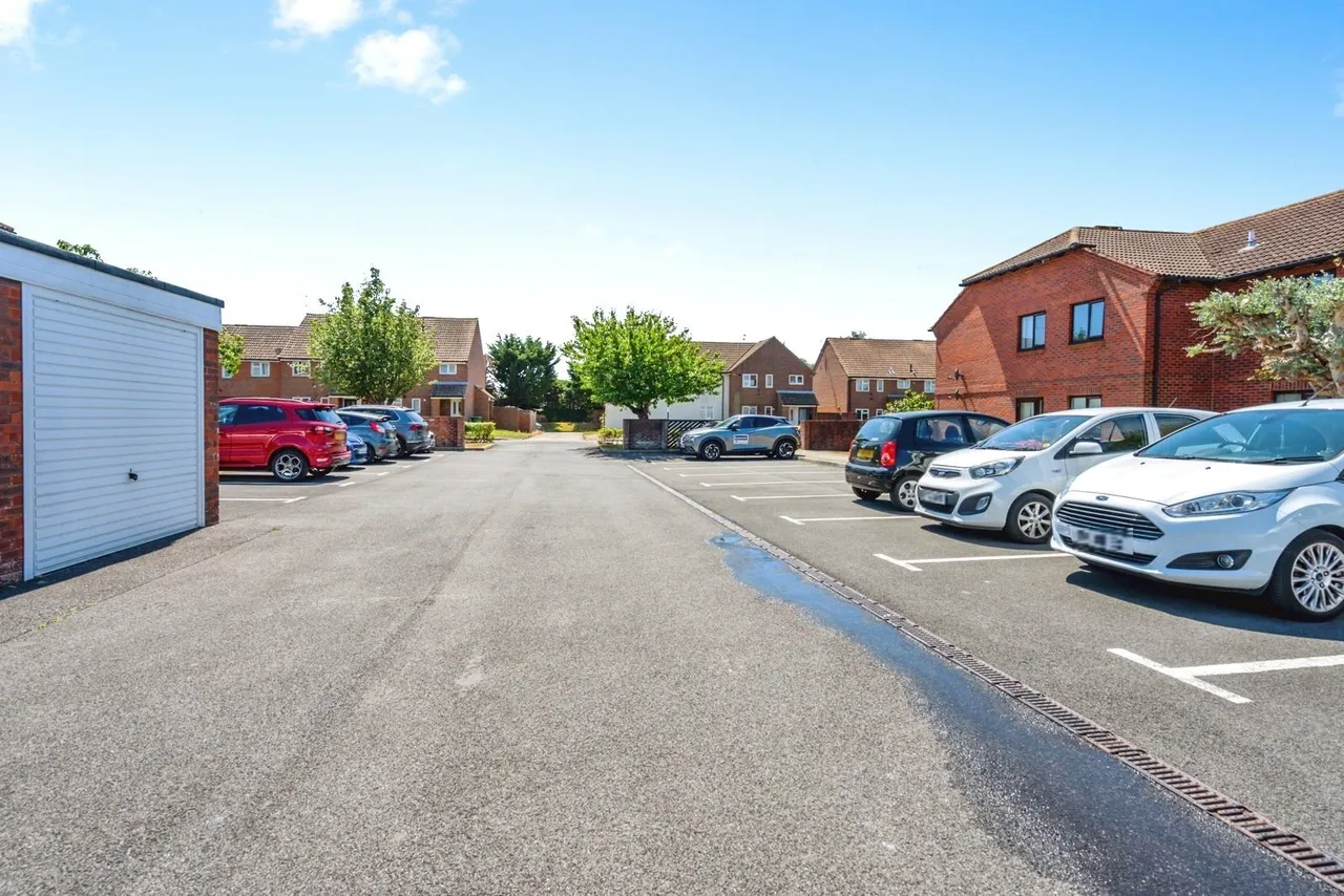 Priestley Way, Bognor Regis, PO22, photo 12