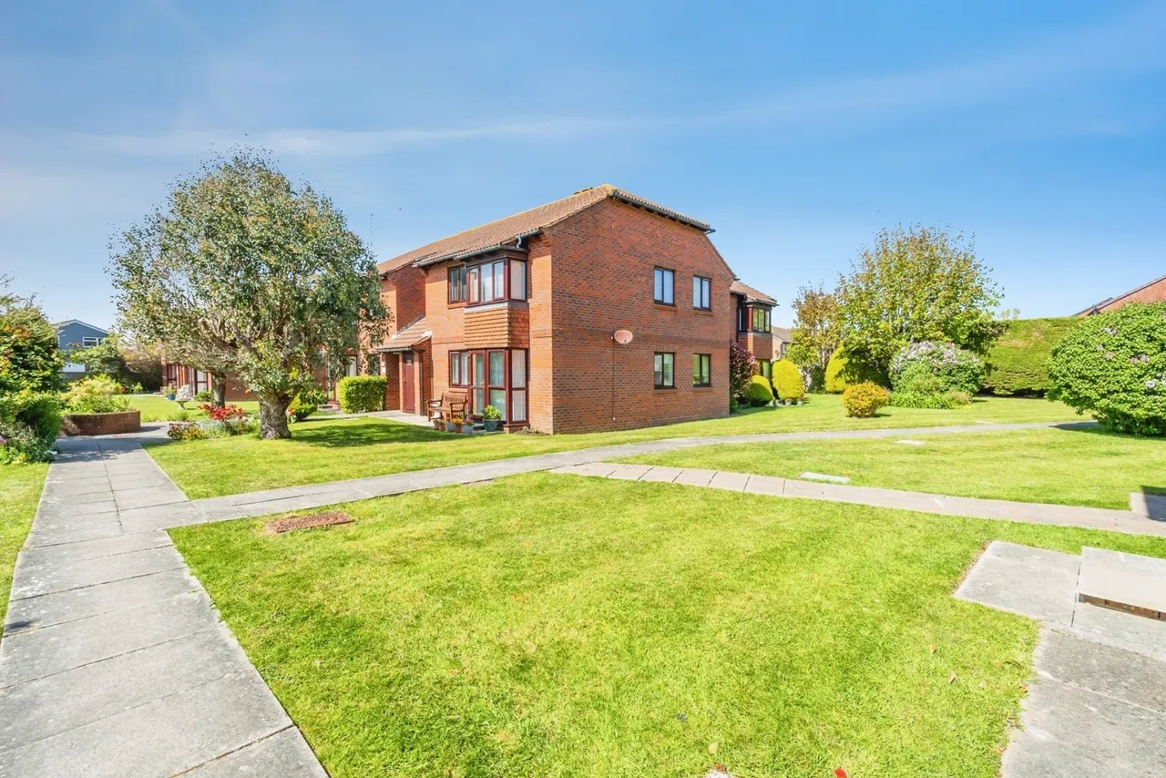1 bed flat for sale, Priestley Way, Bognor Regis, PO22