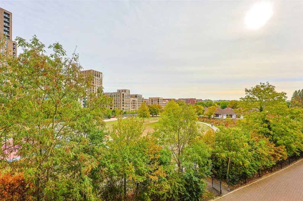 Chronicle Avenue, Colindale, NW9, photo 13