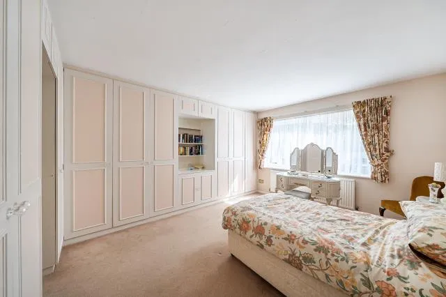 Dollis Avenue, London, N3, photo 15