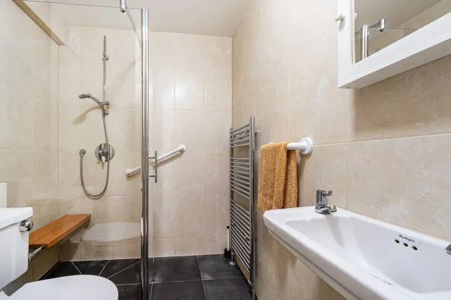 Dollis Avenue, London, N3, photo 17