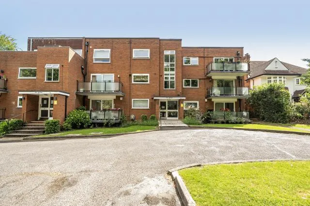 2 bed flat for sale, Dollis Avenue, London, N3