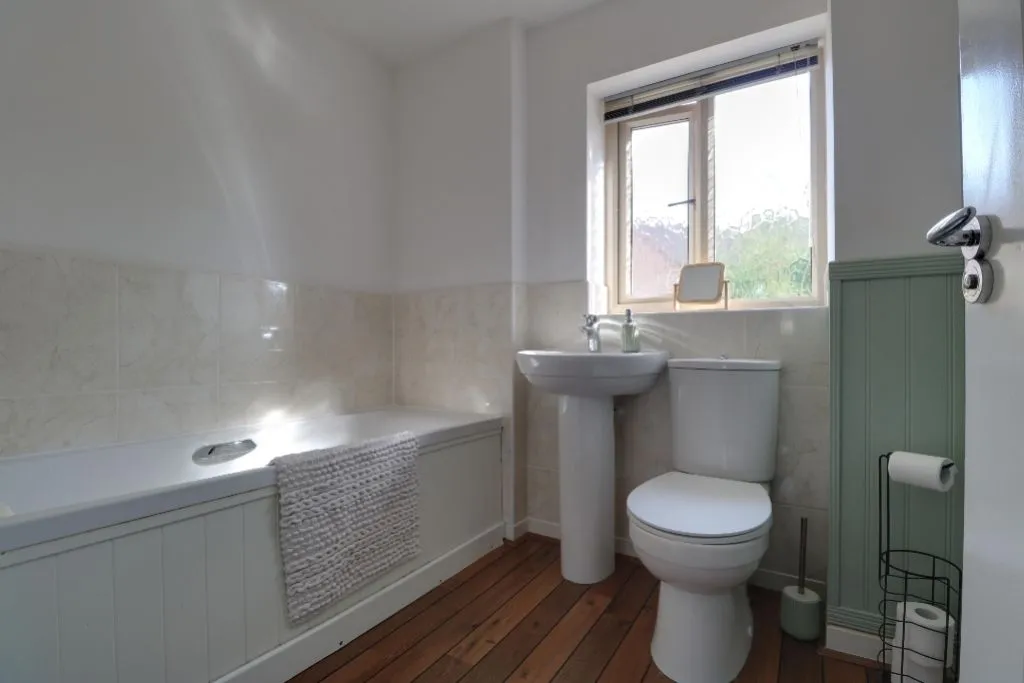 Watt Ave, Colsterworth, NG33, photo 14