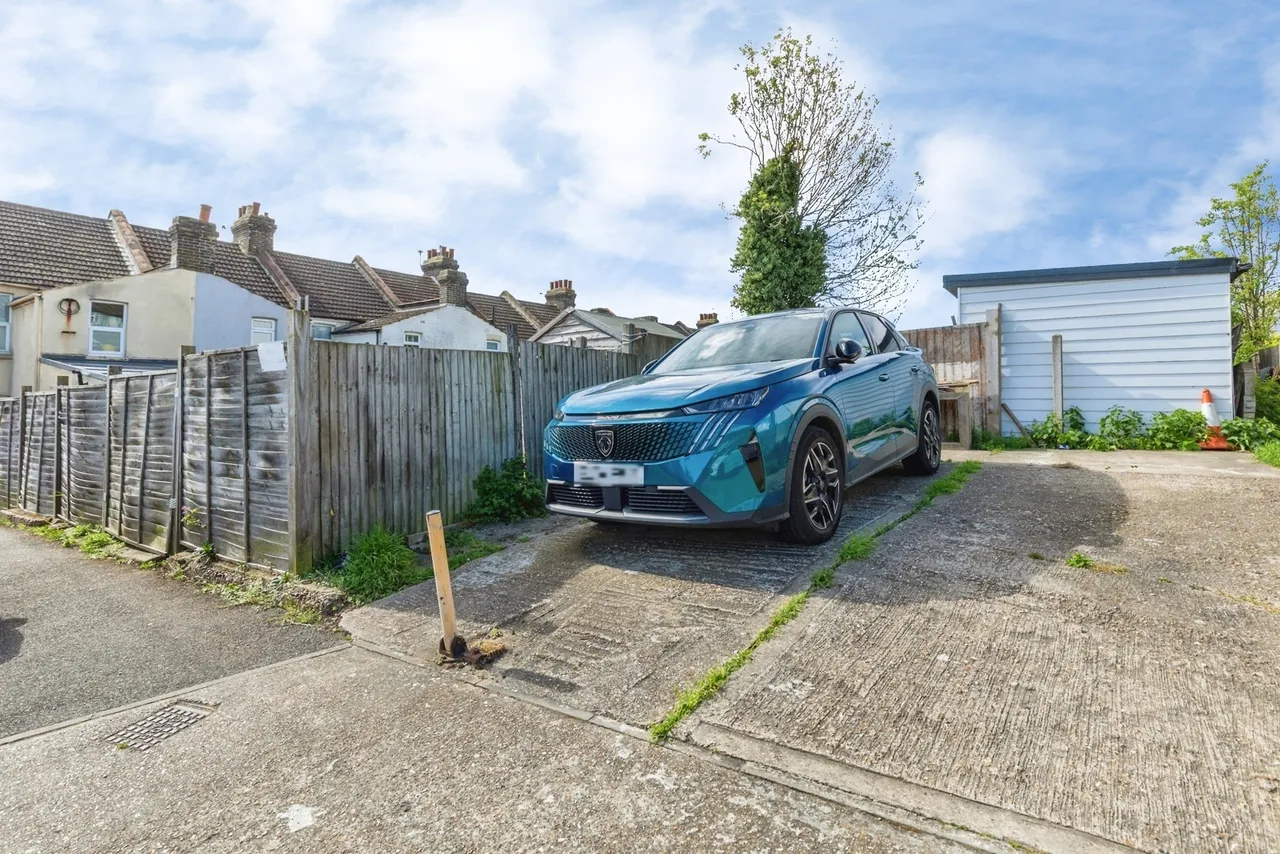 Frindsbury Road, Rochester, ME2, photo 14