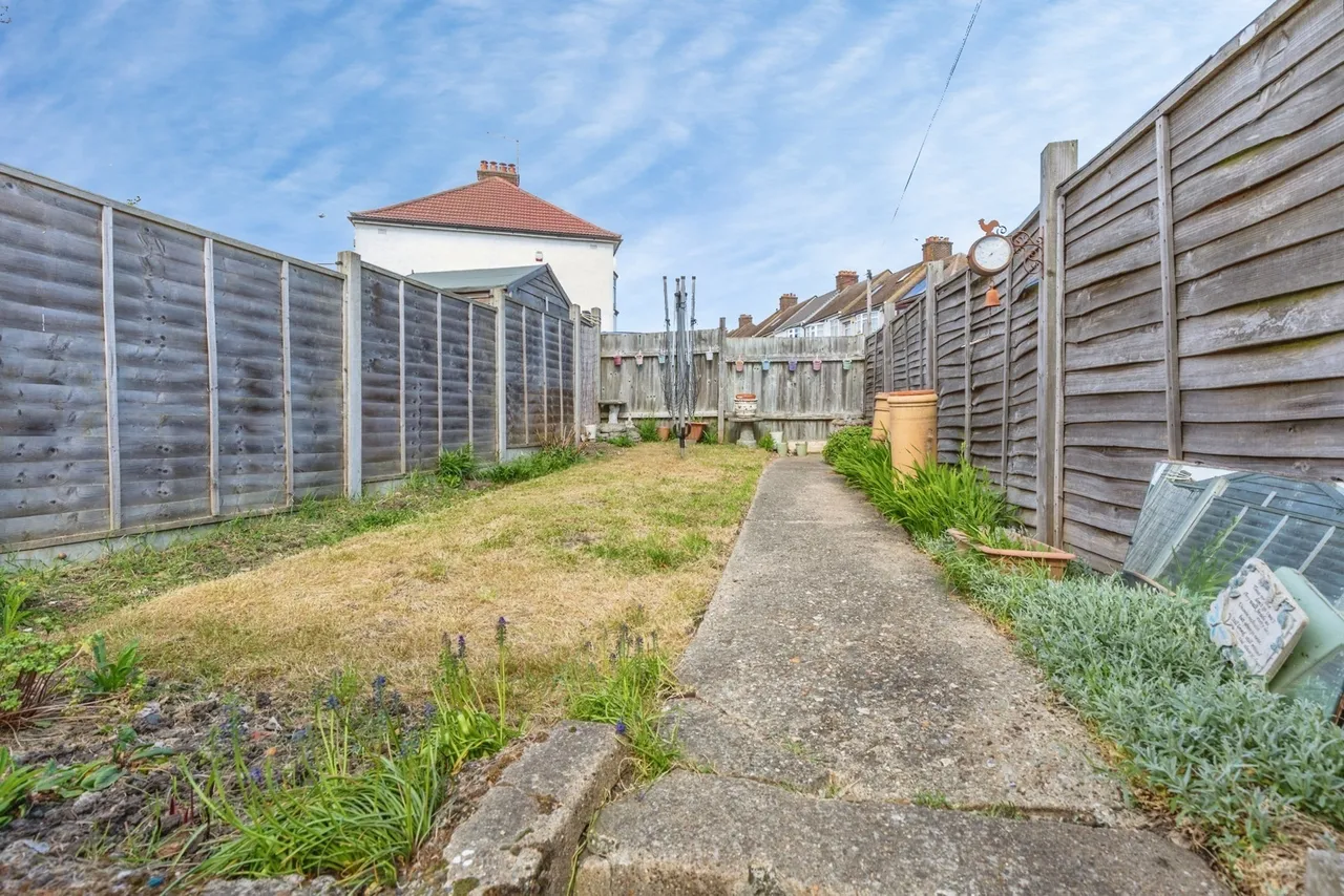 Frindsbury Road, Rochester, ME2, photo 13