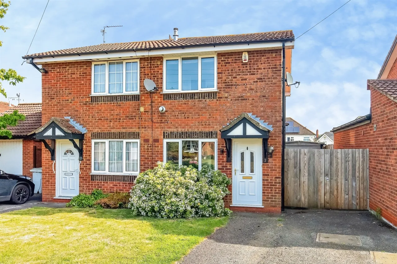 2 bed house for sale — Thoday Close, Broughton, Kettering