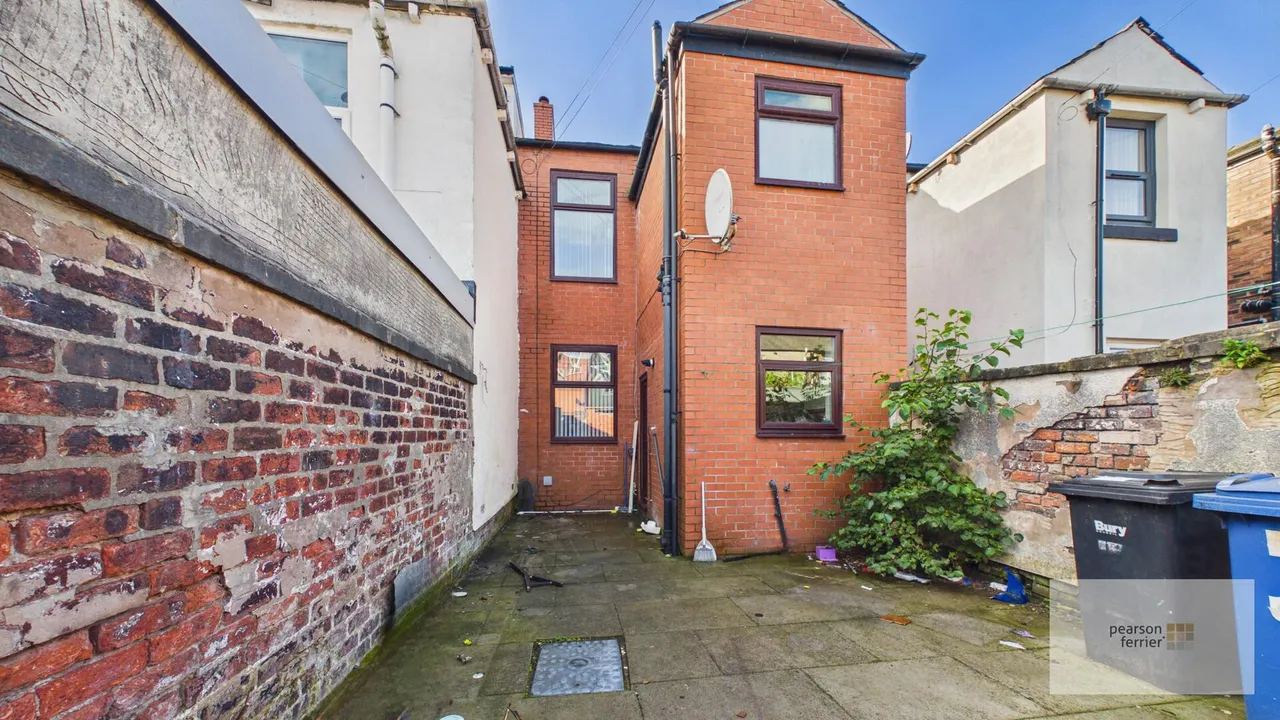 East Street, Bury, BL9, photo 5