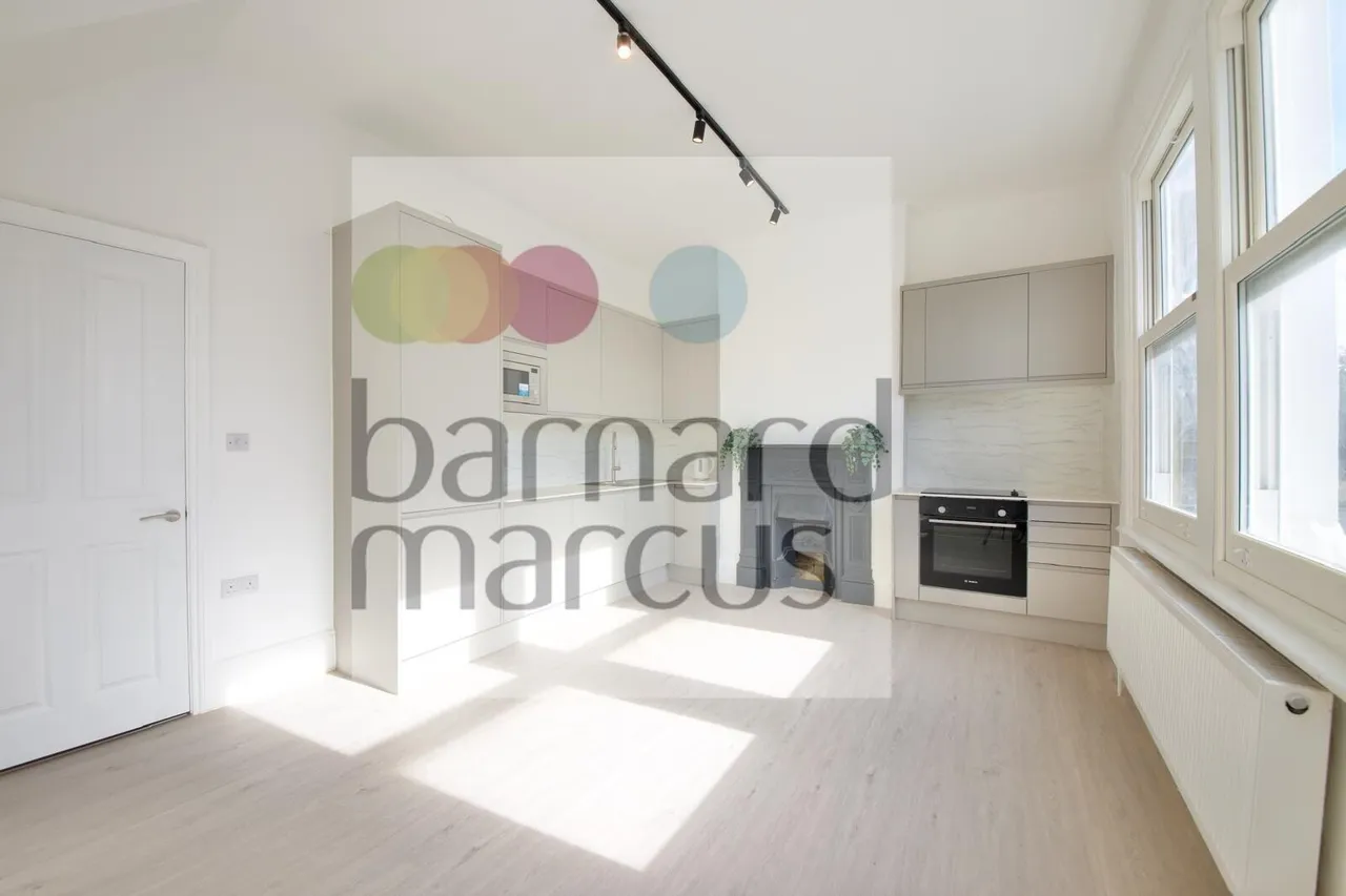 3 bed flat to rent, Tewkesbury Terrace, Bounds Green, N11