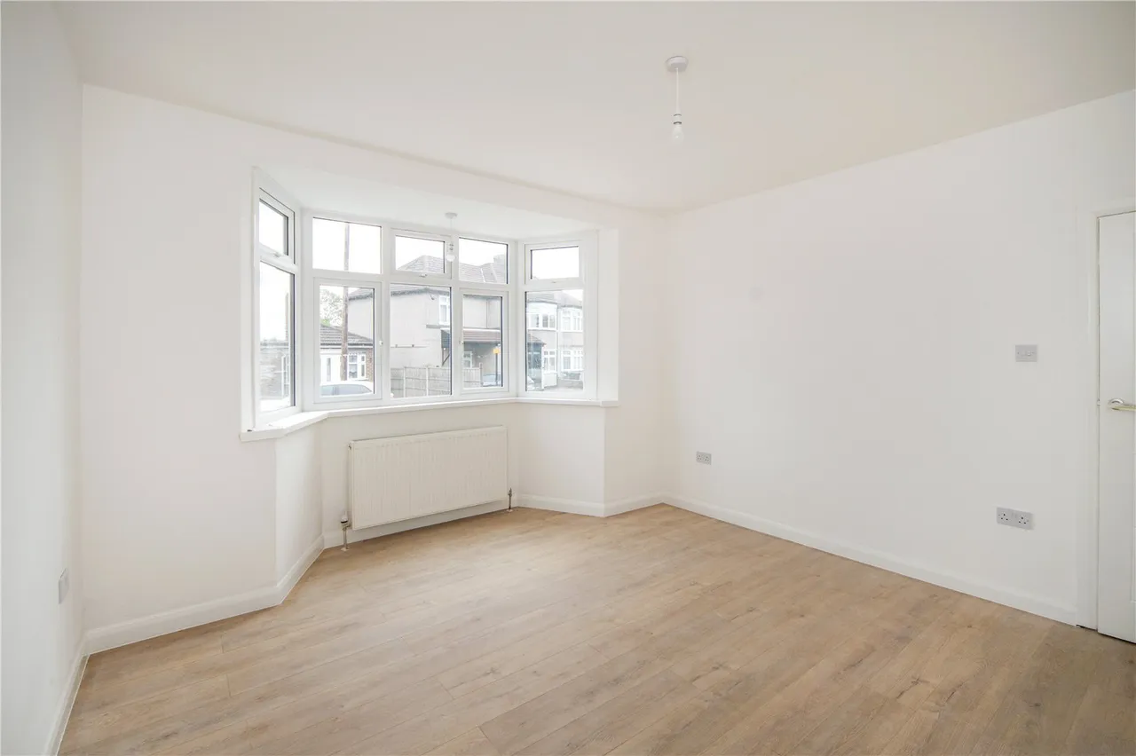 Wainfleet Avenue, Romford, RM5, photo 5