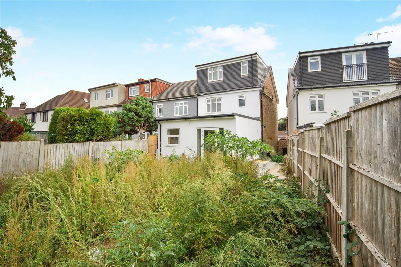 Wainfleet Avenue, Romford, RM5, photo 13