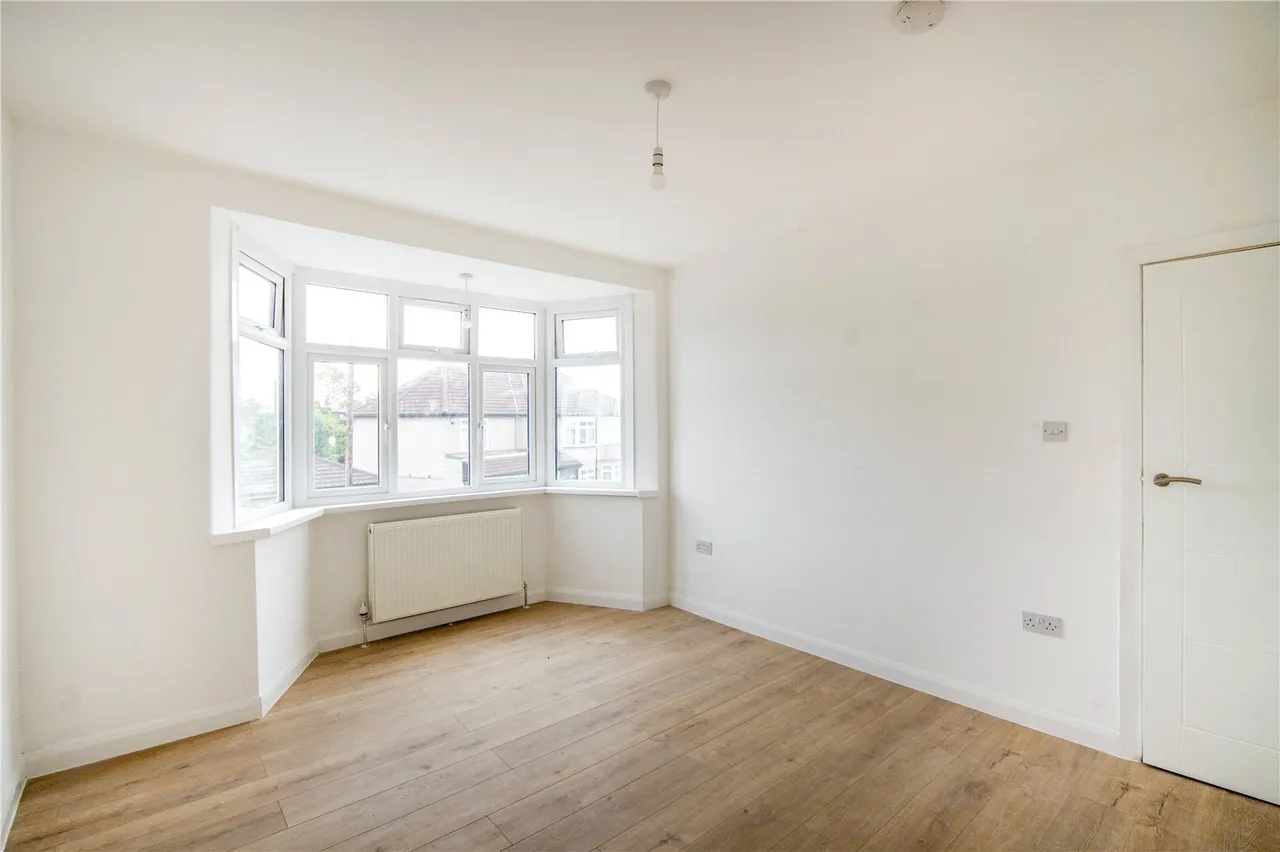 Wainfleet Avenue, Romford, RM5, photo 7