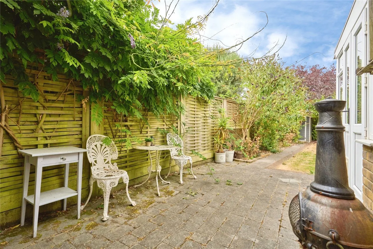 Castle Road, Newport, PO30, photo 12