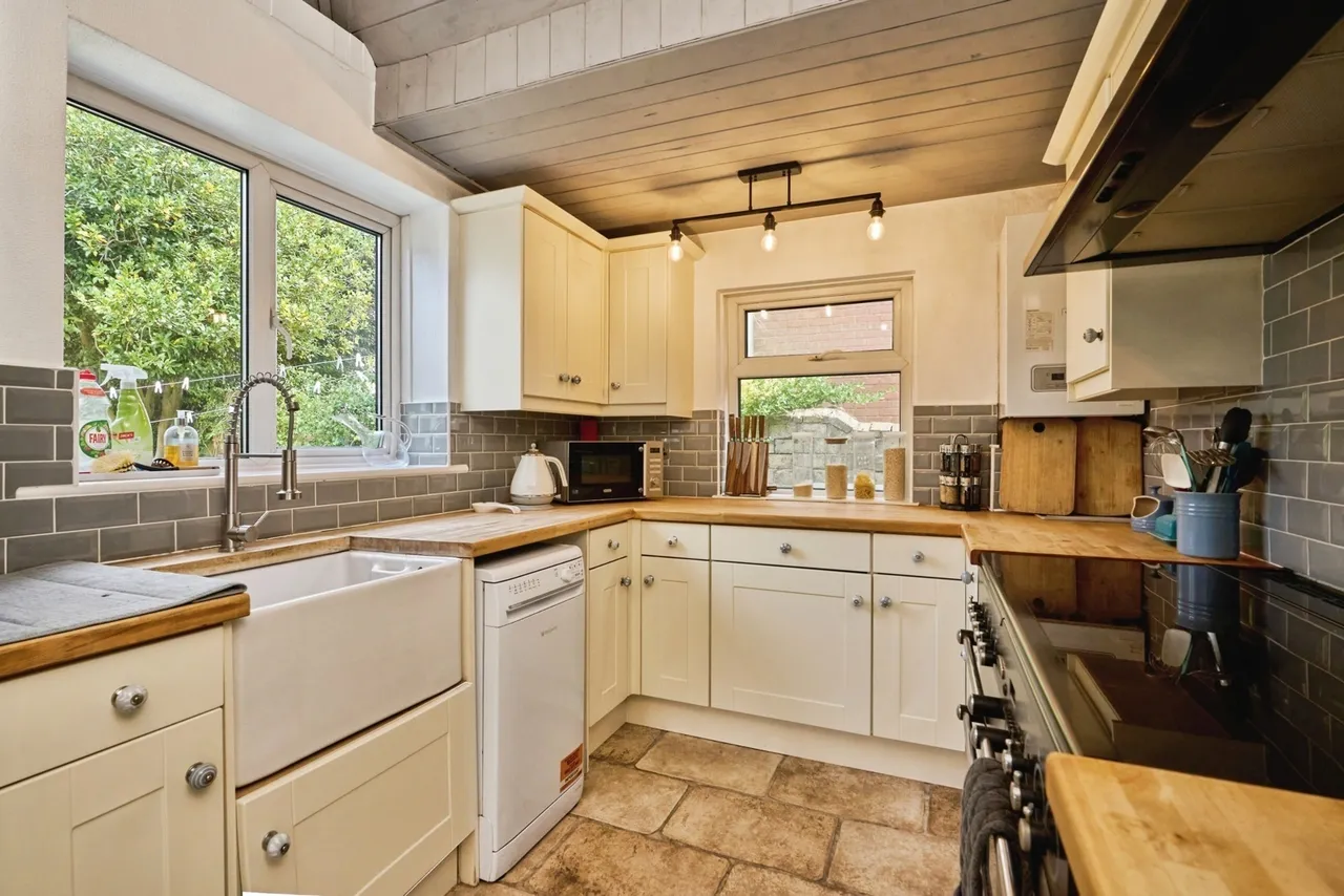 Castle Road, Newport, PO30, photo 6