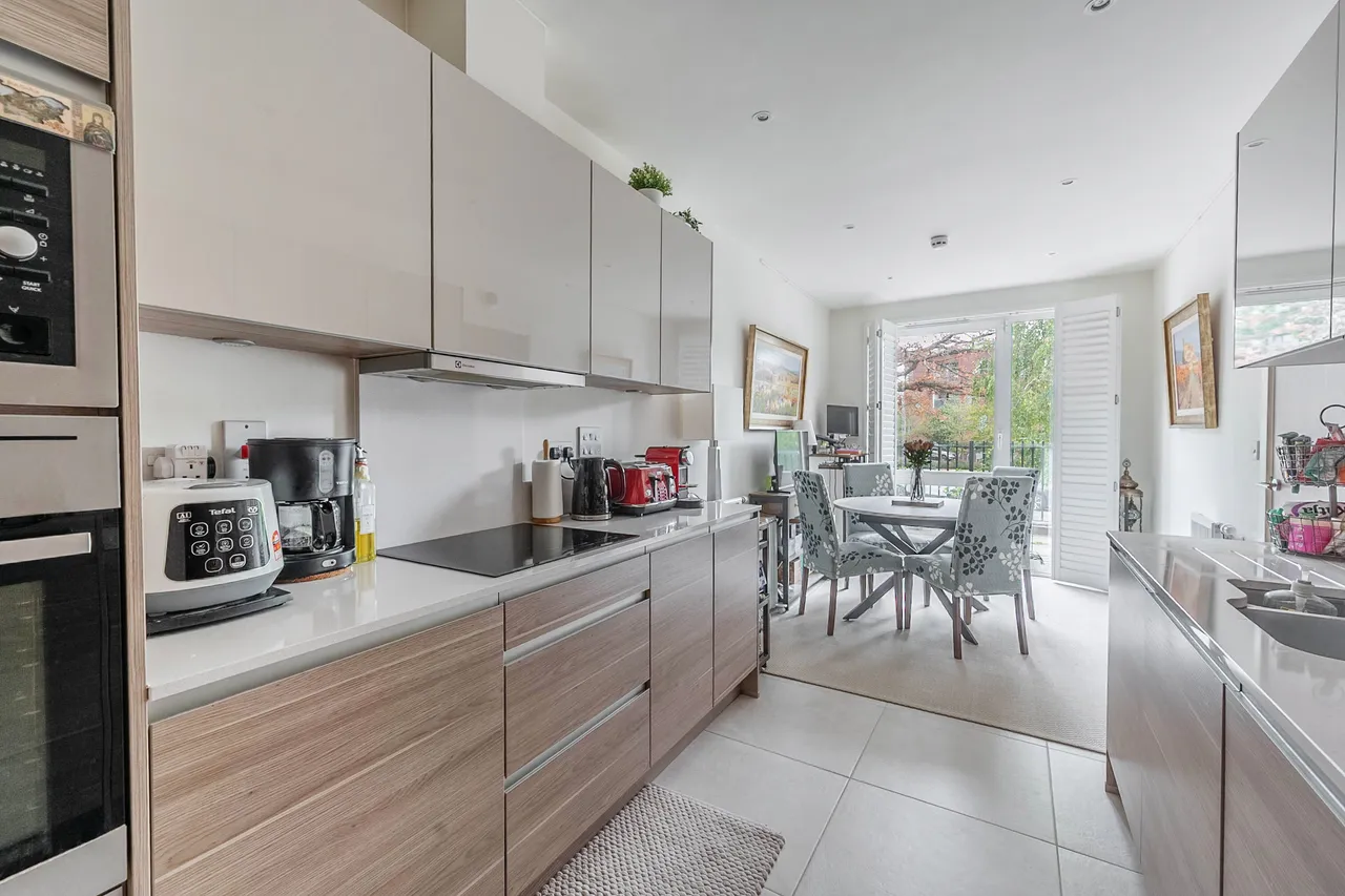11 Ruskin Parade, Edgware, photo 9