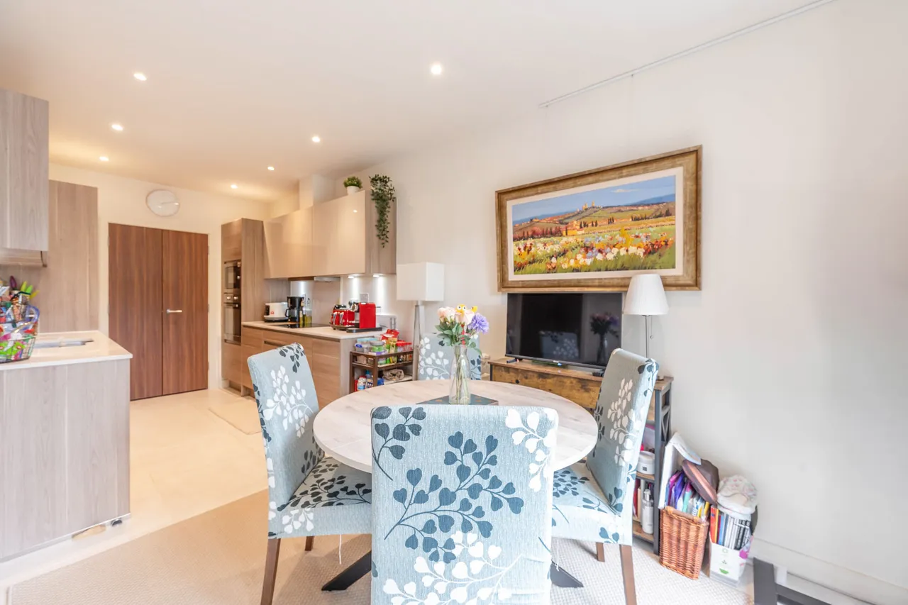 11 Ruskin Parade, Edgware, photo 8
