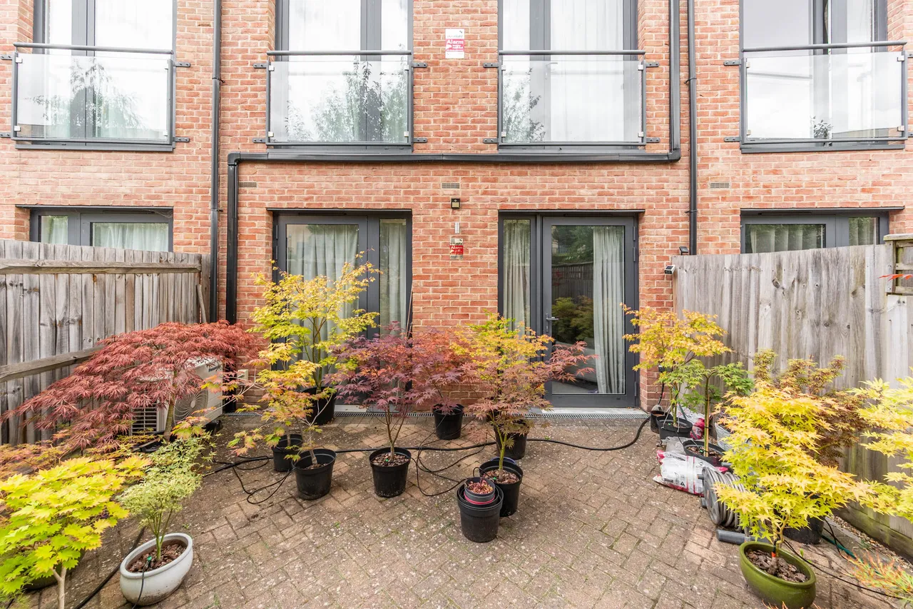 11 Ruskin Parade, Edgware, photo 5