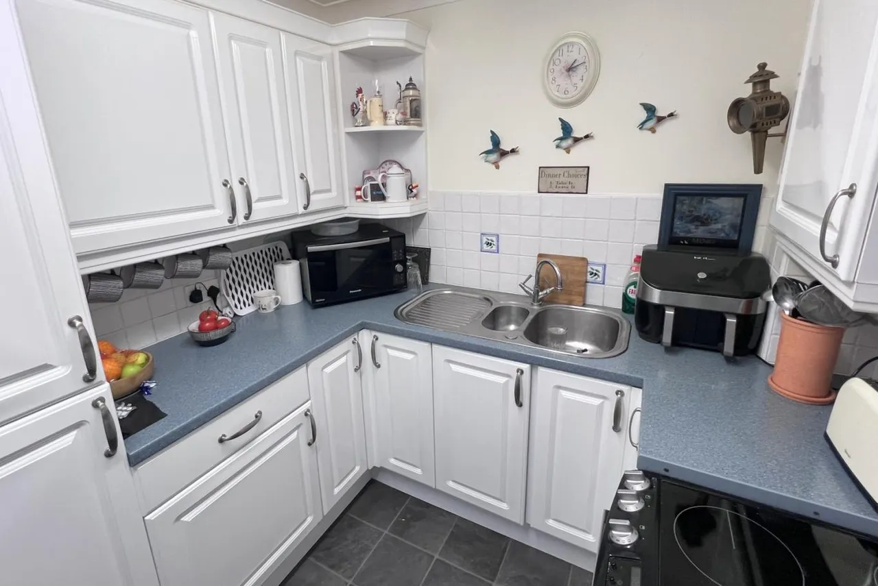 Berkeley Court, BH22, photo 5