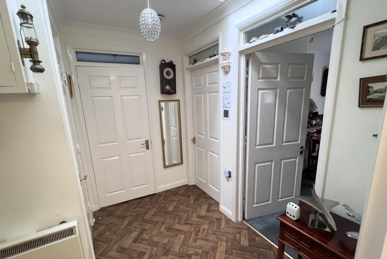 Berkeley Court, BH22, photo 8