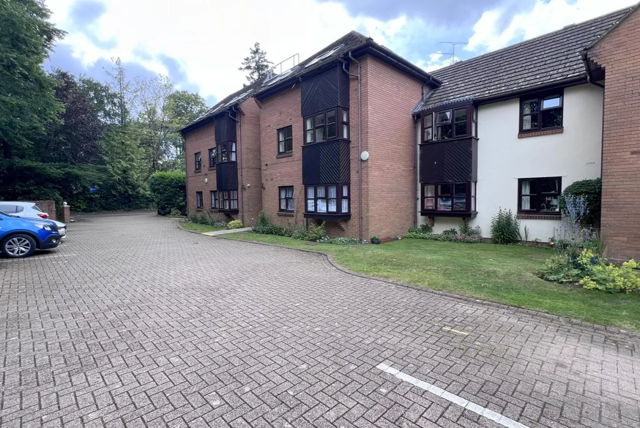 Berkeley Court, BH22, photo 11