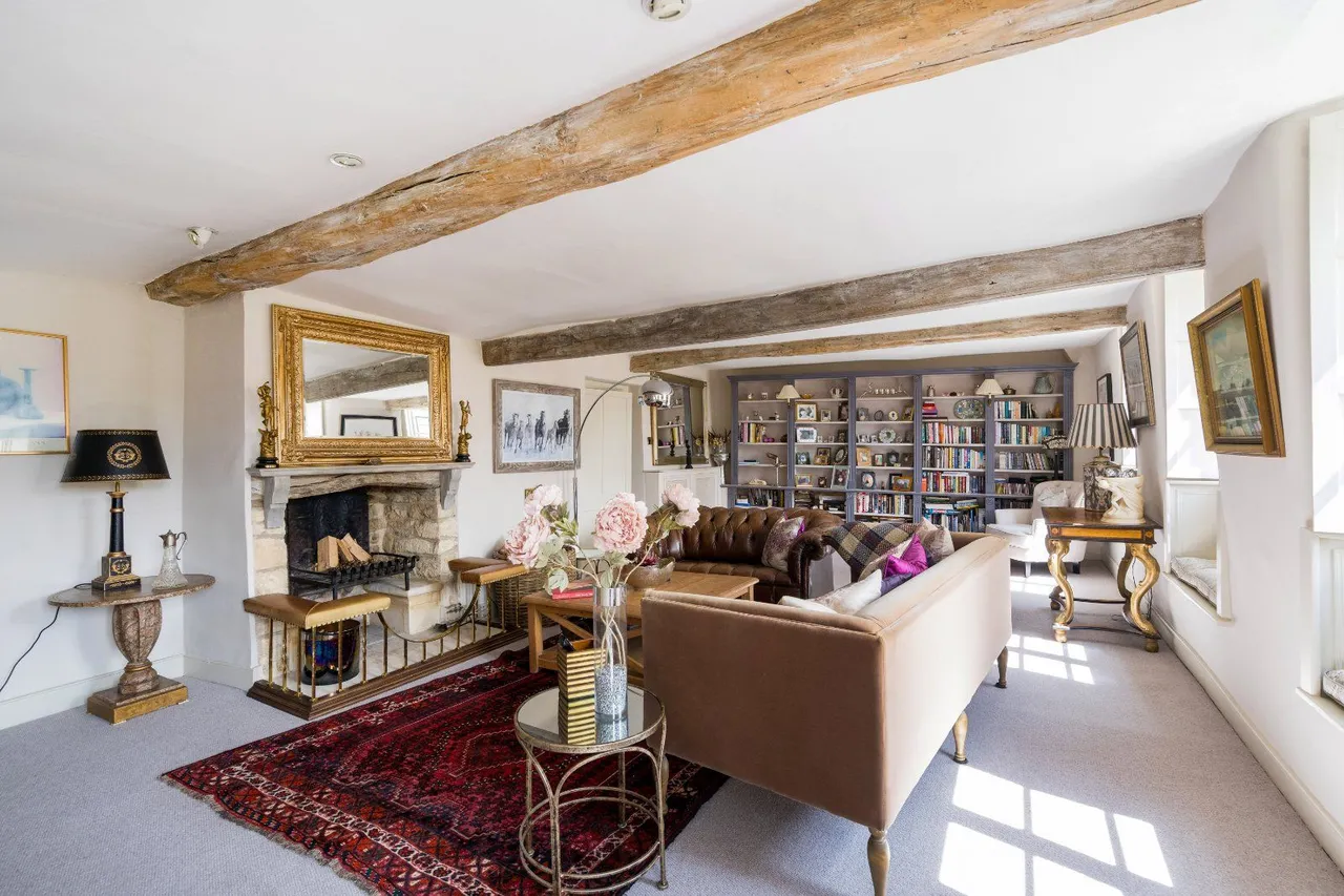 Coxwell Street, Cirencester, Gloucestershire, GL7 2BH, photo 5
