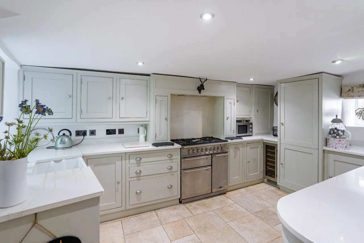 Coxwell Street, Cirencester, Gloucestershire, GL7 2BH, photo 4