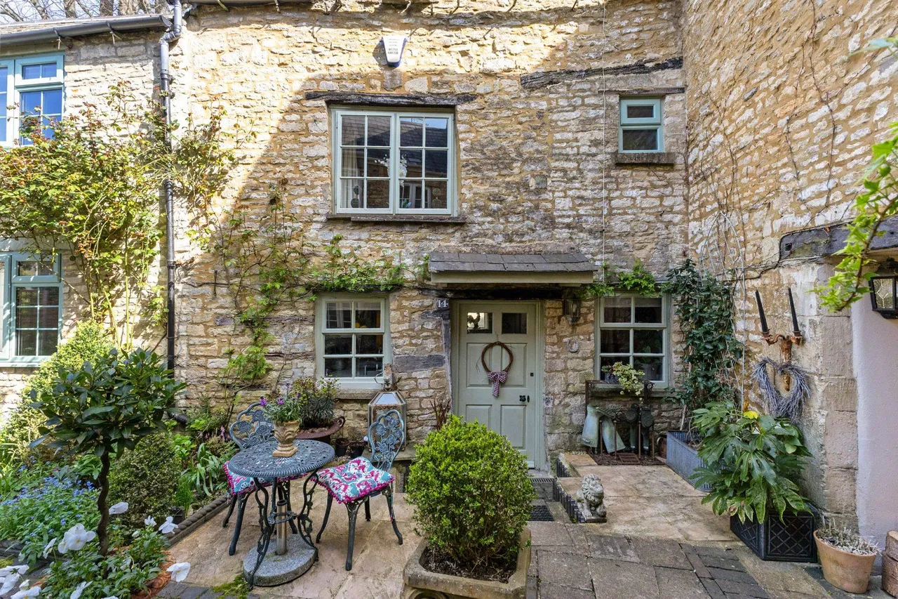 Coxwell Street, Cirencester, Gloucestershire, GL7 2BH, photo 3