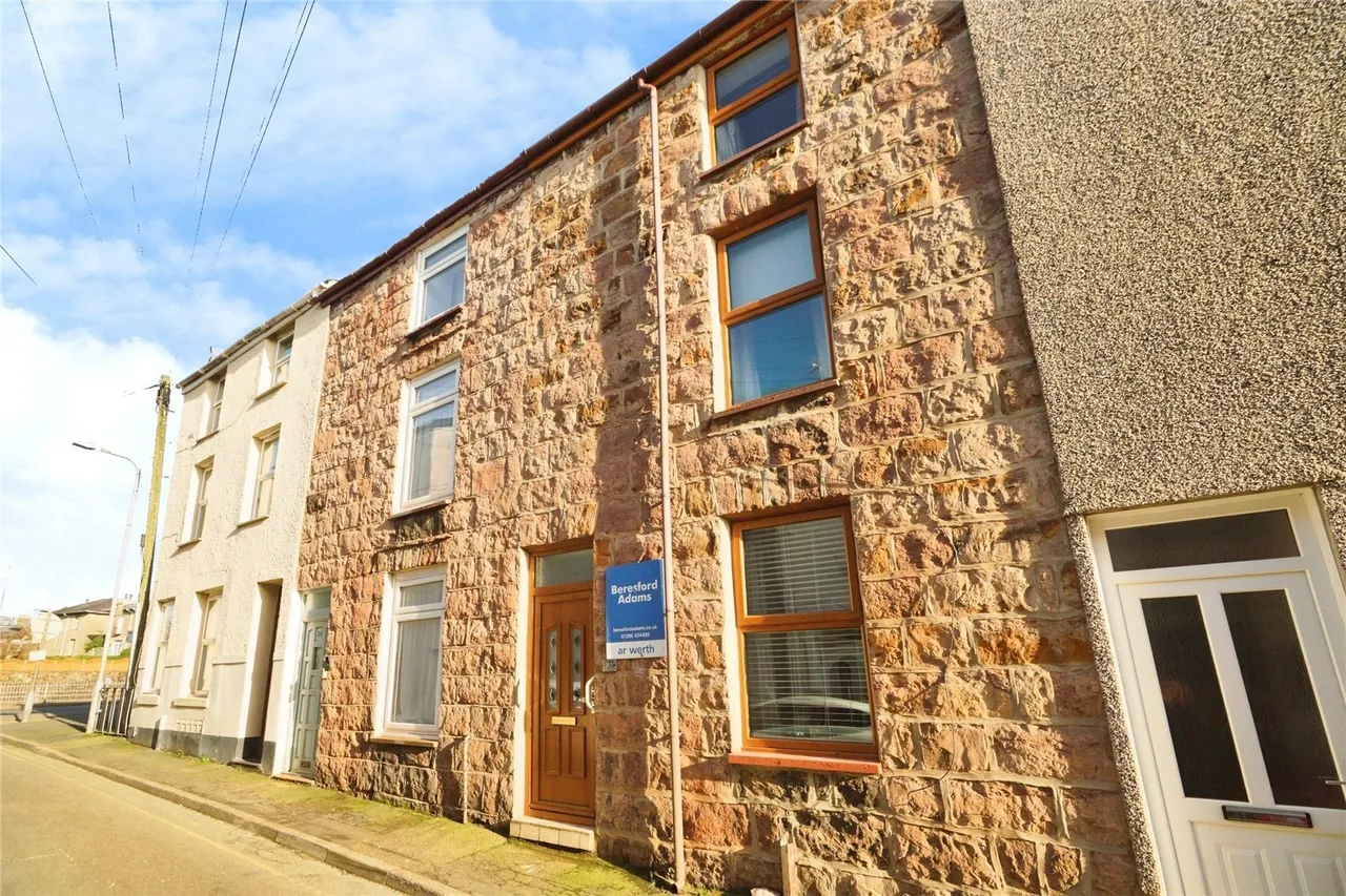 3 bed house for sale, Garnon Street, Caernarfon, LL55