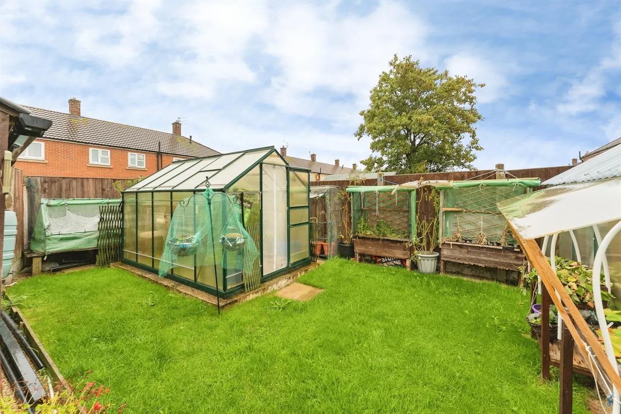 Mallory Road, Whitby, CH65, photo 16