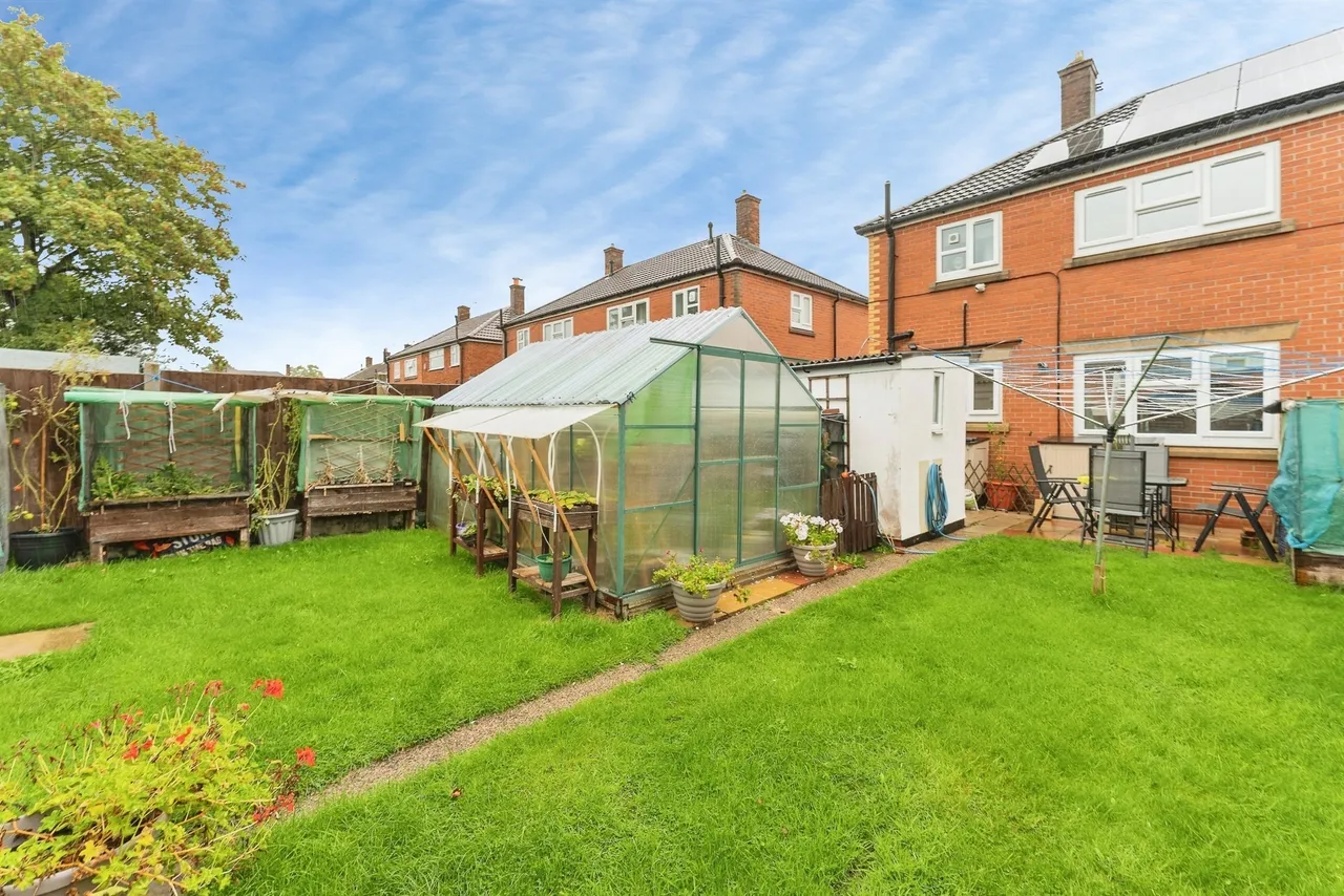 Mallory Road, Whitby, CH65, photo 15