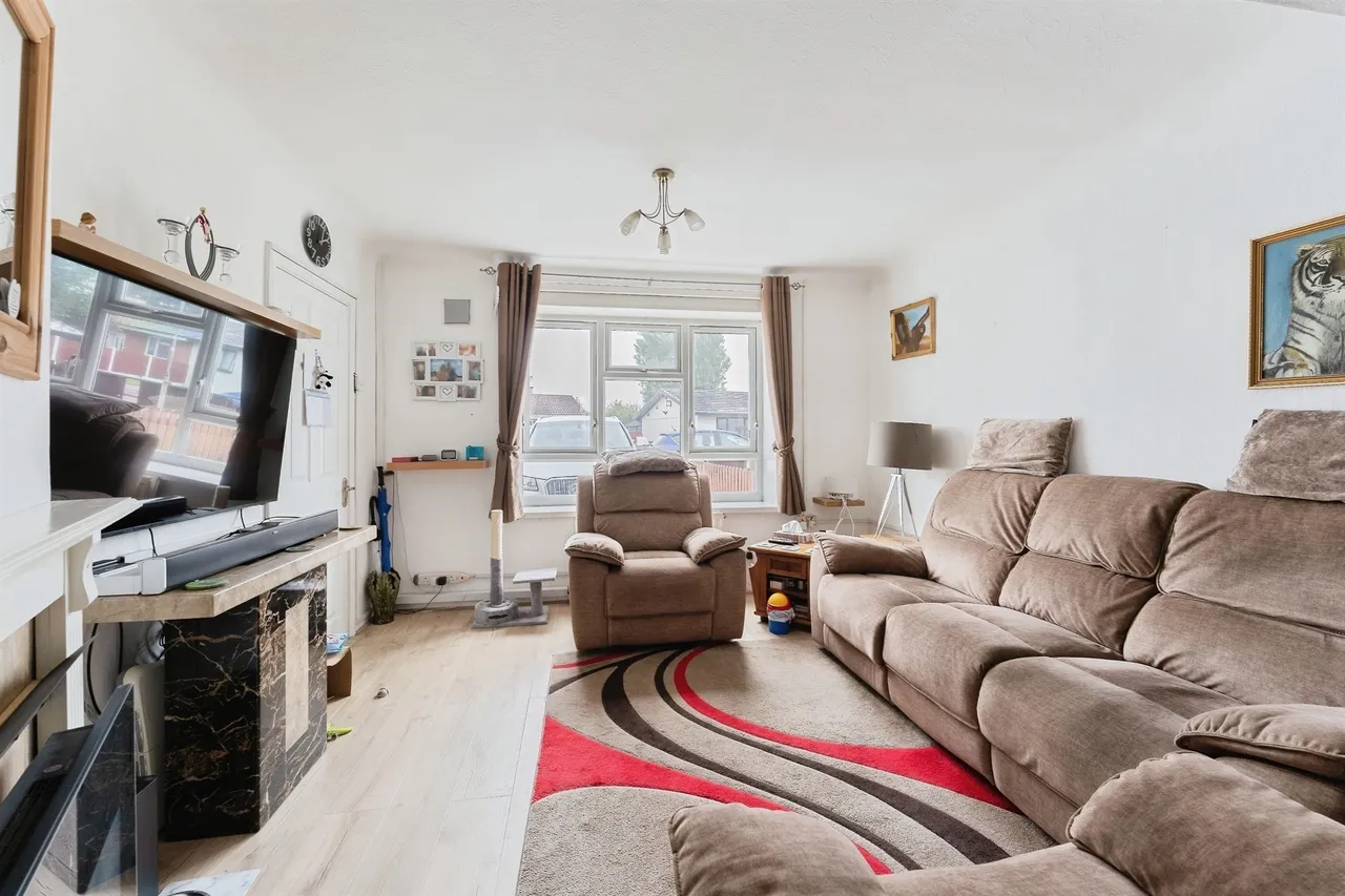 Mallory Road, Whitby, CH65, photo 2
