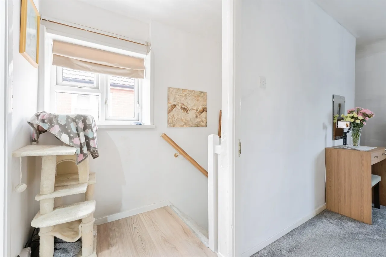 Mallory Road, Whitby, CH65, photo 9